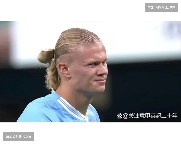 哈兰德进球效率惊人,但关键战错失单刀引发讨论